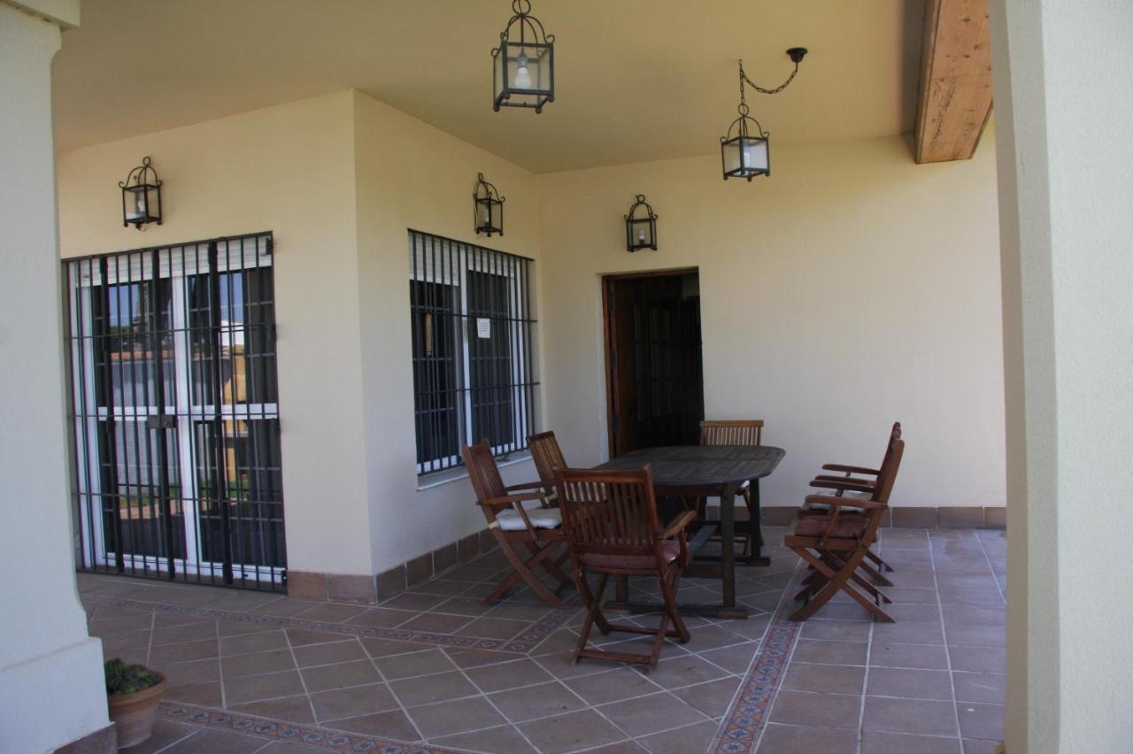 Moderno Y Amplio Chalet, Con Piscina Privada 奇克拉纳－德拉弗龙特拉 外观 照片
