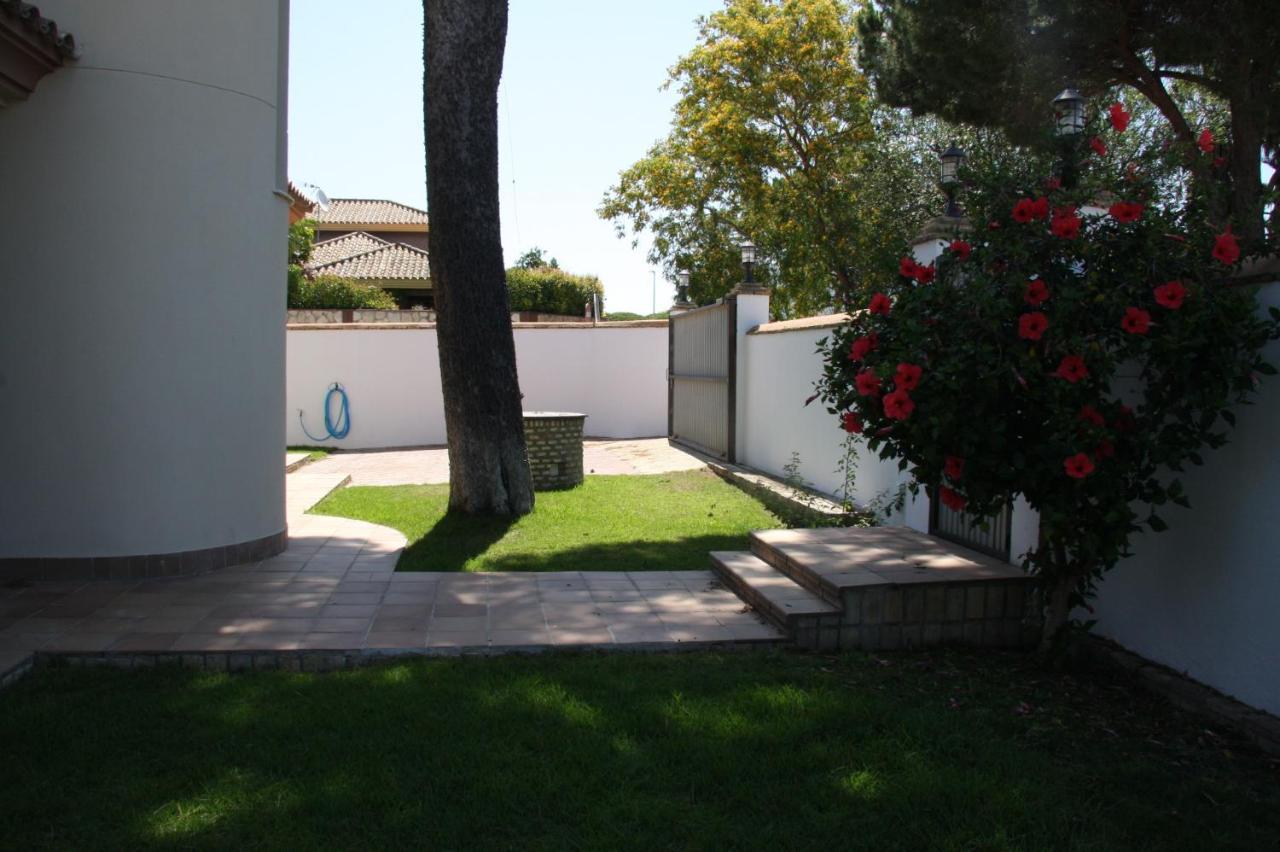 Moderno Y Amplio Chalet, Con Piscina Privada 奇克拉纳－德拉弗龙特拉 外观 照片
