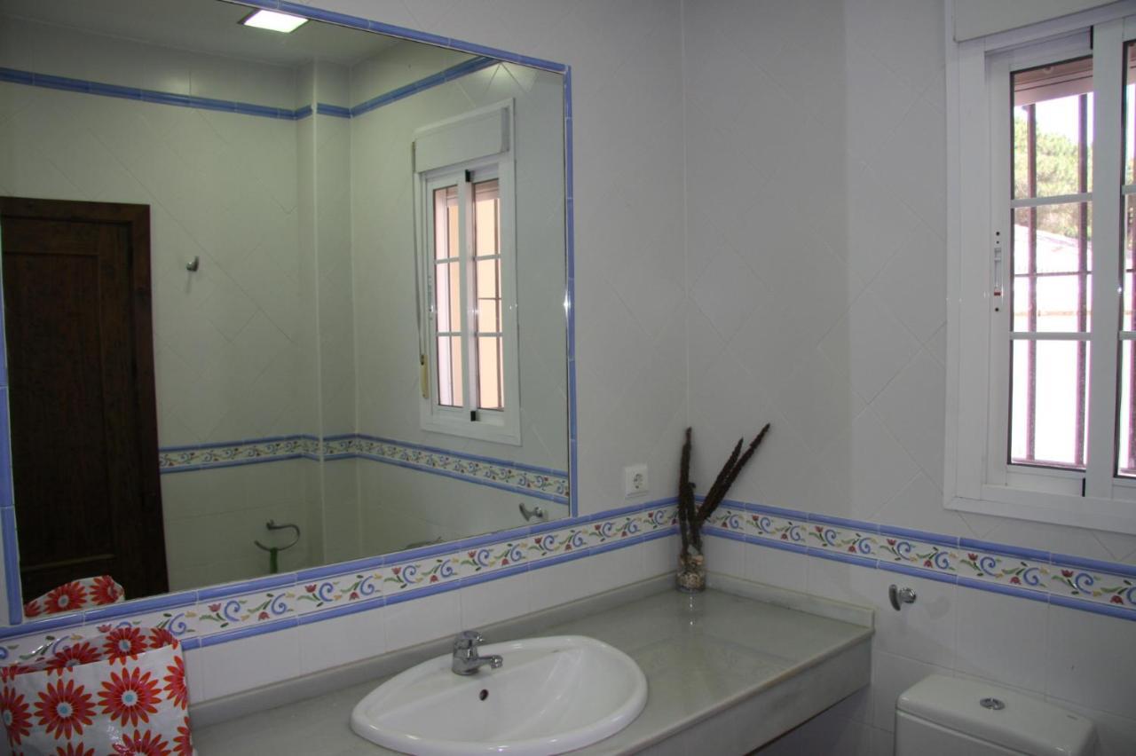 Moderno Y Amplio Chalet, Con Piscina Privada 奇克拉纳－德拉弗龙特拉 外观 照片