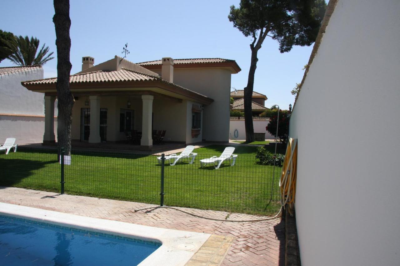 Moderno Y Amplio Chalet, Con Piscina Privada 奇克拉纳－德拉弗龙特拉 外观 照片