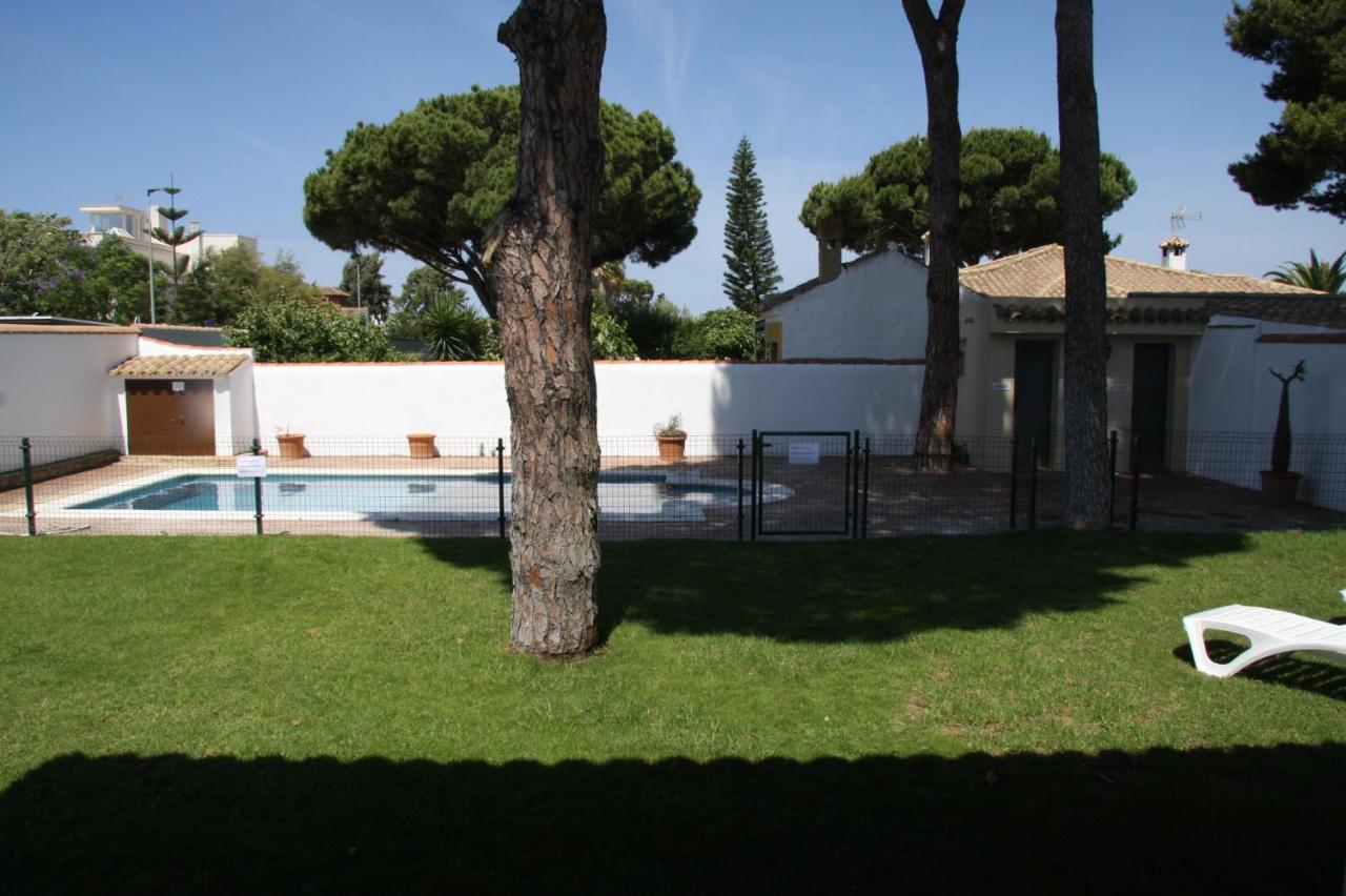 Moderno Y Amplio Chalet, Con Piscina Privada 奇克拉纳－德拉弗龙特拉 外观 照片