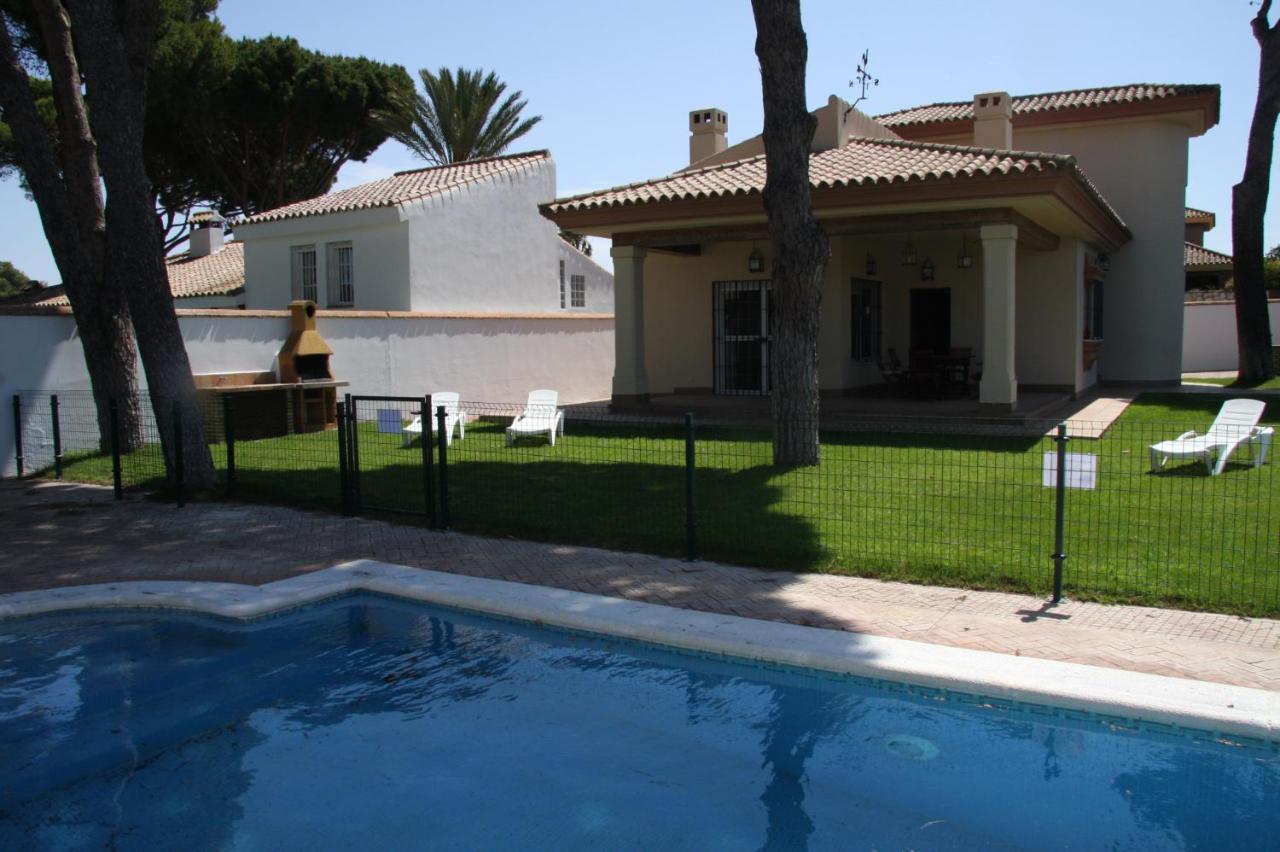 Moderno Y Amplio Chalet, Con Piscina Privada 奇克拉纳－德拉弗龙特拉 外观 照片