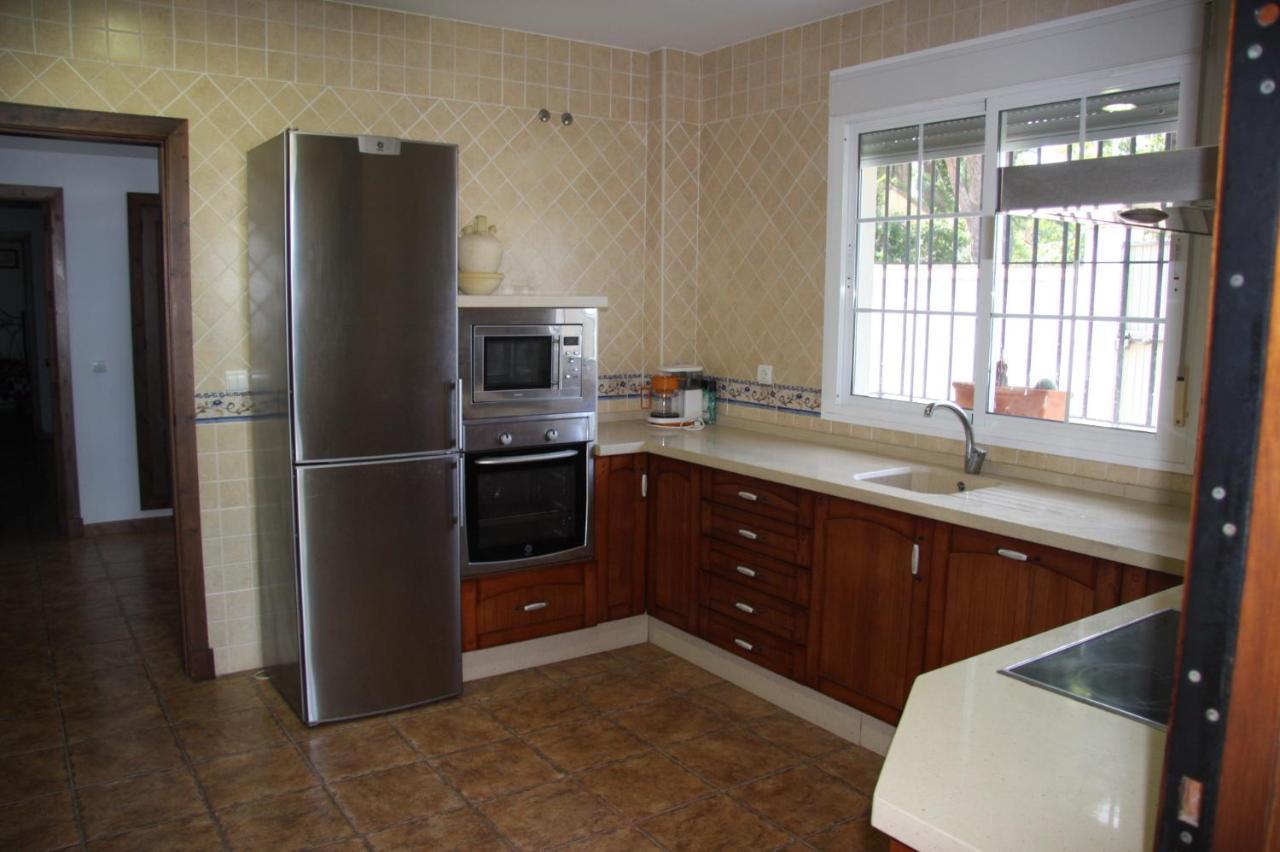 Moderno Y Amplio Chalet, Con Piscina Privada 奇克拉纳－德拉弗龙特拉 外观 照片